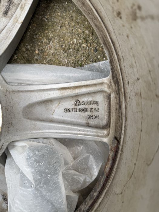 Roti iarna Pirelli Scorpion pentru Land Rover