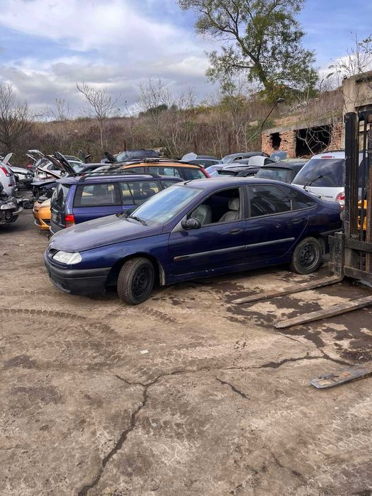 Рено Лагуна 2,0 бензин от 1997 година на чатси