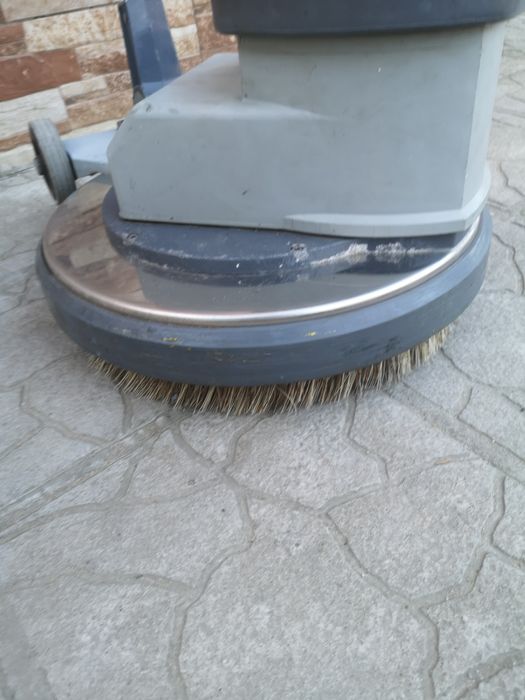 Nilfisk 421 A Машина за Пране на Килими Полиране  Почистване Шлайфане