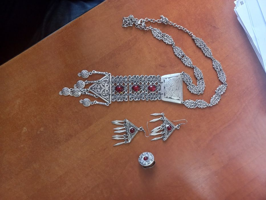 Срочно продам.Ручная работа. Серебро