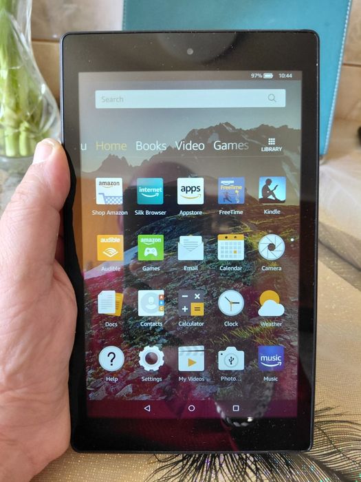 Vind amazon fire generația 6  cu peste 2300 de cărți în limba română