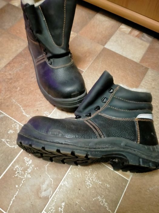 Продам рабочие ботинки