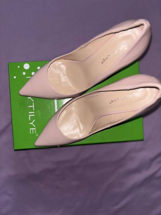 Бежевые каблуки