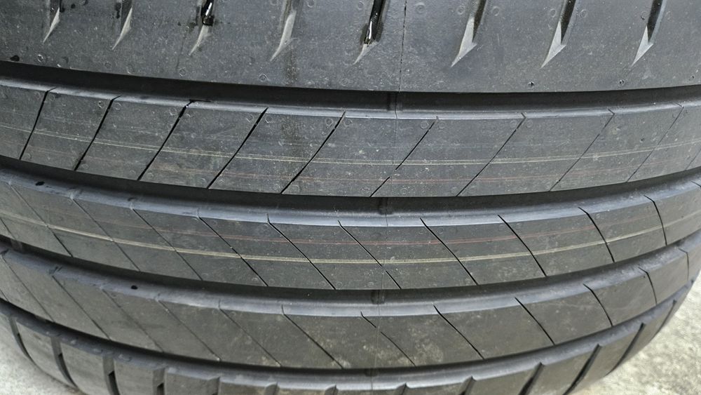 Anvelope Bridgestone MO-S 285 35 20 - 255 40 20