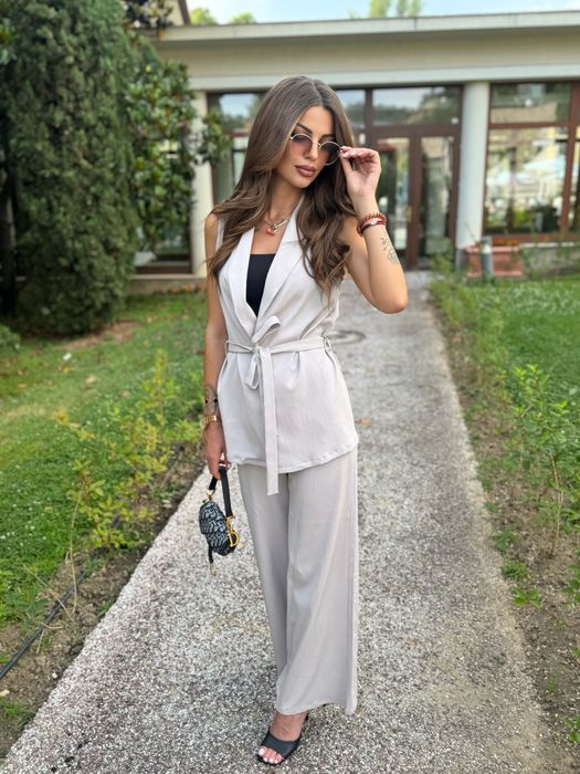 Комлект от елек и панталон