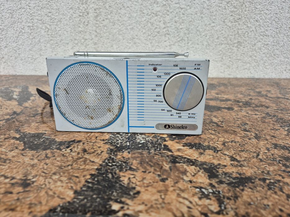 Vand Radio receptor portabil marca SHINELCO , FM/AM- funcțional