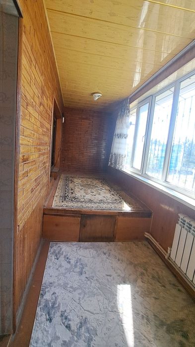 Чирчик шахар 
10-микрораён 25-мактаб ёнида 
#2-хона 3-этаж 
Квартир