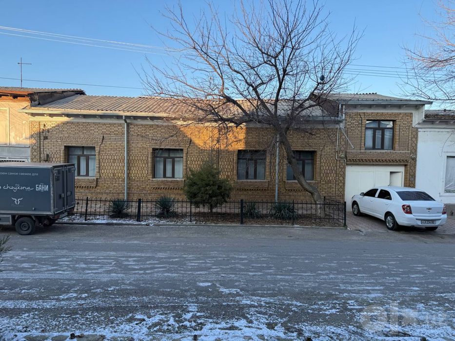 Toshkent tumani kok saroyda uy sotiladi