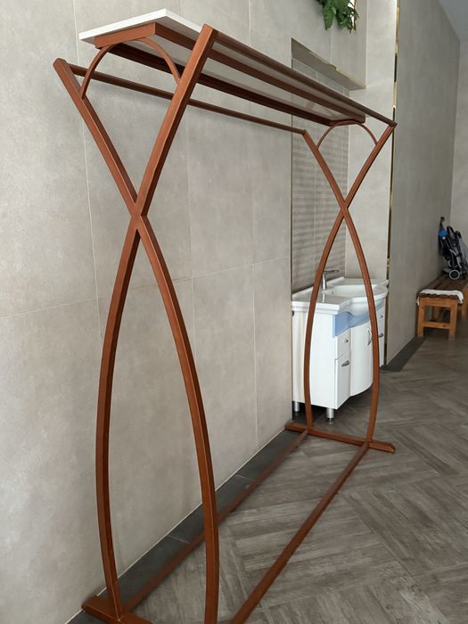 Магазинлар учун  темир вешилка