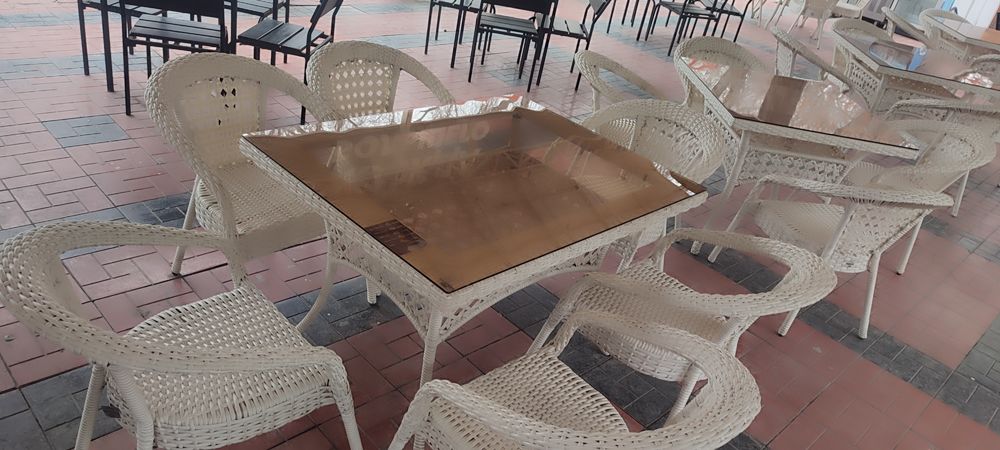 Стол стул сотилади