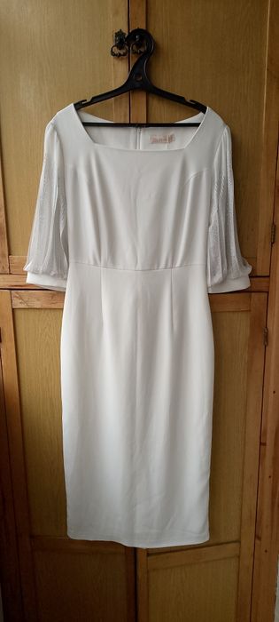 Новое белое платье.