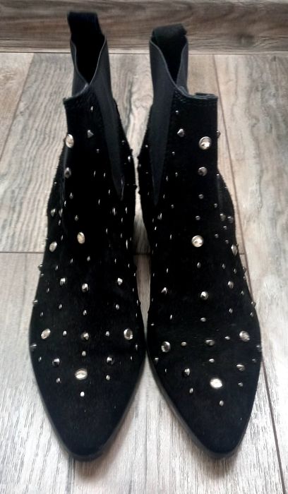 Уникални велурени боти