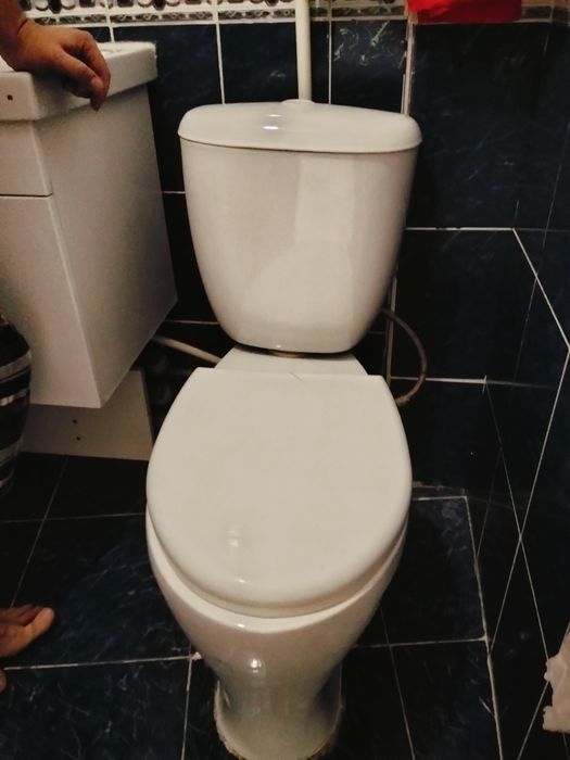 Продам унитаз в хорошем состоянии