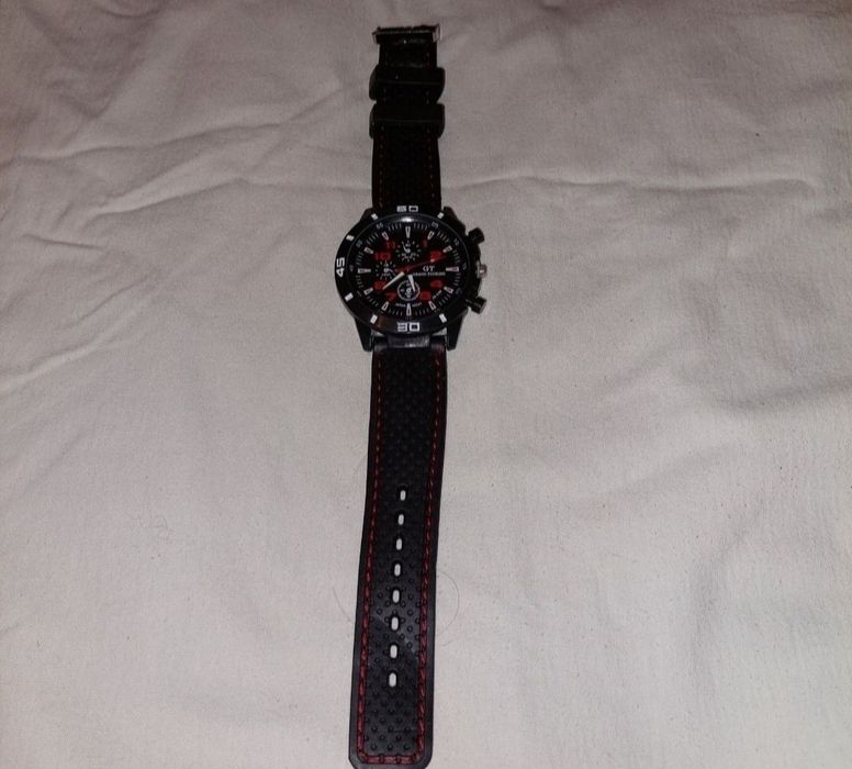 Ceas sport ieftin afisaj analog