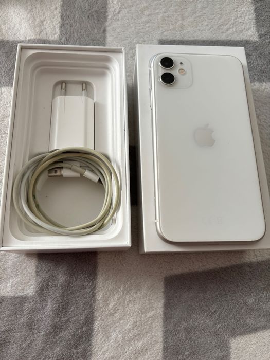 iPhone 11 64 GB — отлично състояние