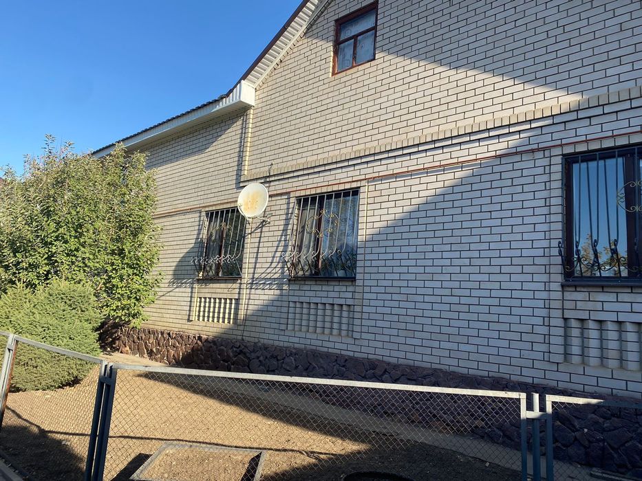 Продам Большой Дом Мансардный. 12 мкр