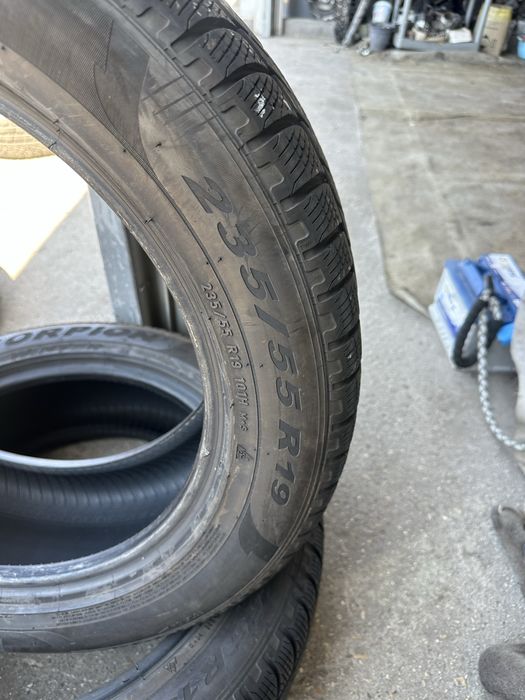 235/65/19 зимни гуми 2 бр Pirelli Scorpion 5-6мм