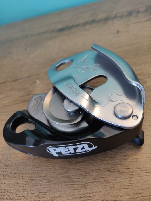 Petzl GriGri original dispozitiv asigurare si coborare stare ca nou