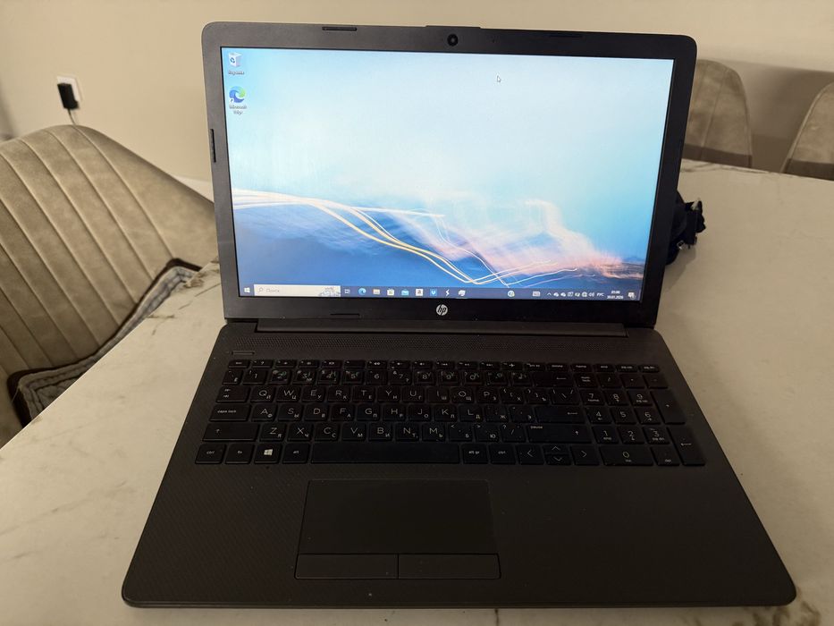 Ноутбук в хорошем состояний