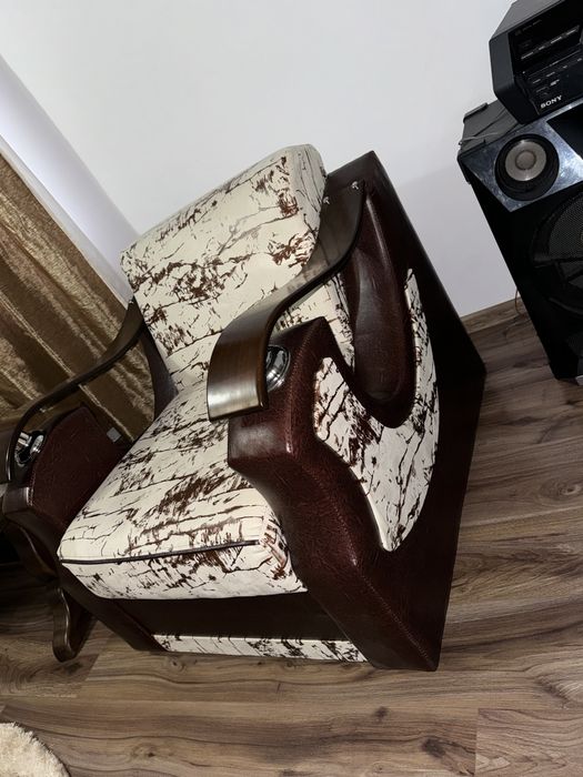 Canapea extensibila + 2 fotolii