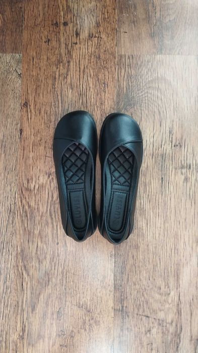 Дамски черни обувки.  37 номер.