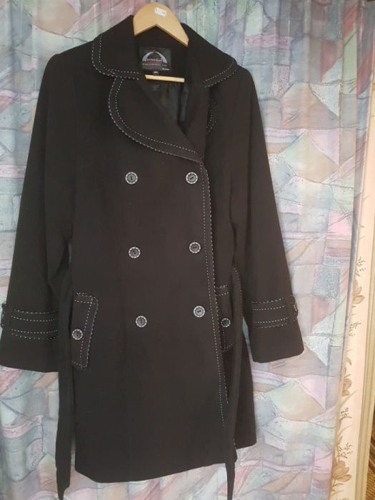 Продавам запазени дамски якета