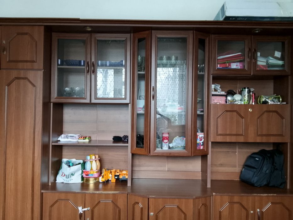 Продам шкаф сервант