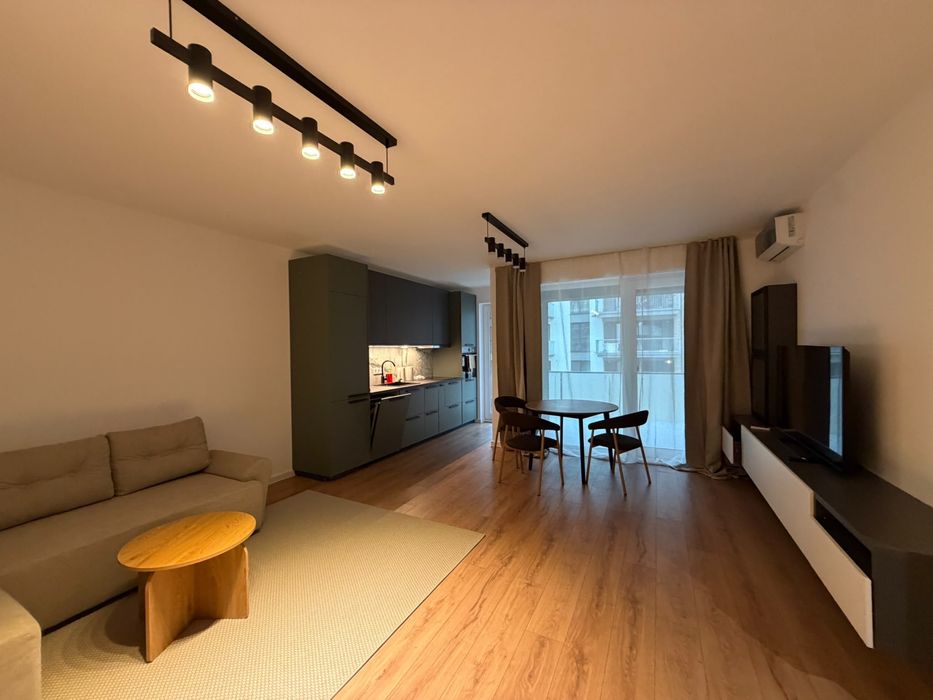 INCHIRIEZ apartament Rasnov