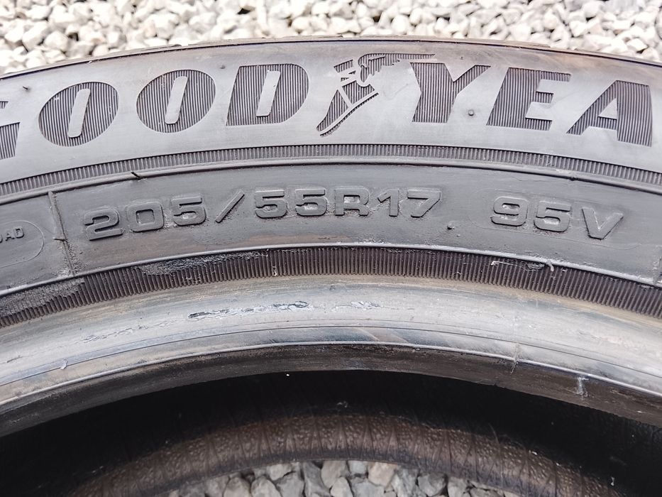 205 55 17. Goodyear.An 2022