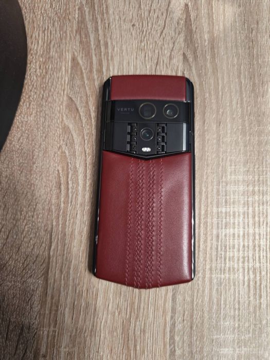 Vertu Agent Q - AI powered phone with active concierge services