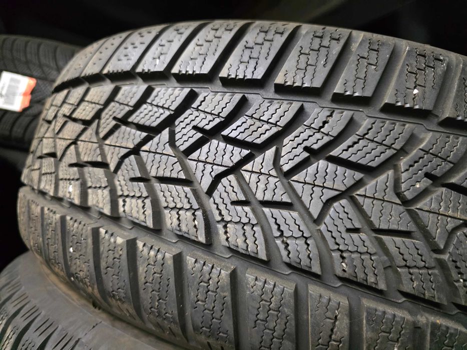 2бр Зимни гуми 215 65 16 - Dunlop