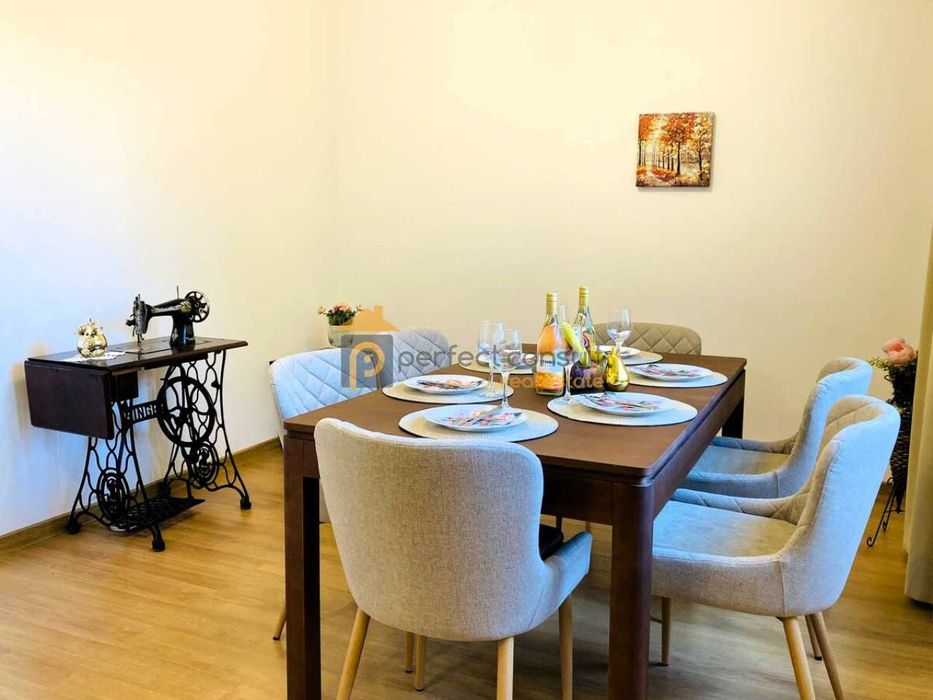 Дава се под наем Тристаен апартамент в Пловдив, Център - 110 кв.м за 1350 € - Снимка #2