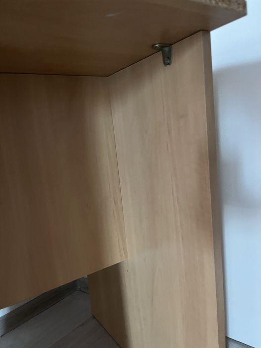 Два угловых стола