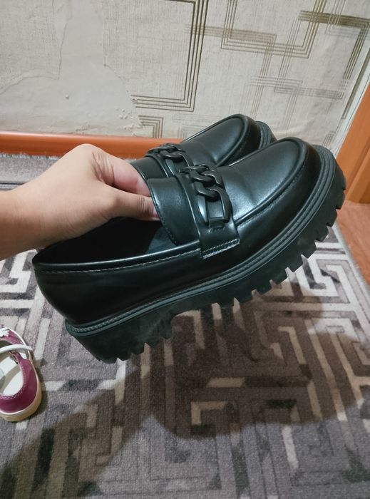 Продам лоферы новые