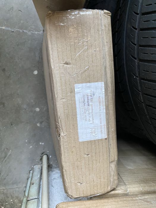 Vând usite pt dulap copii din pal.