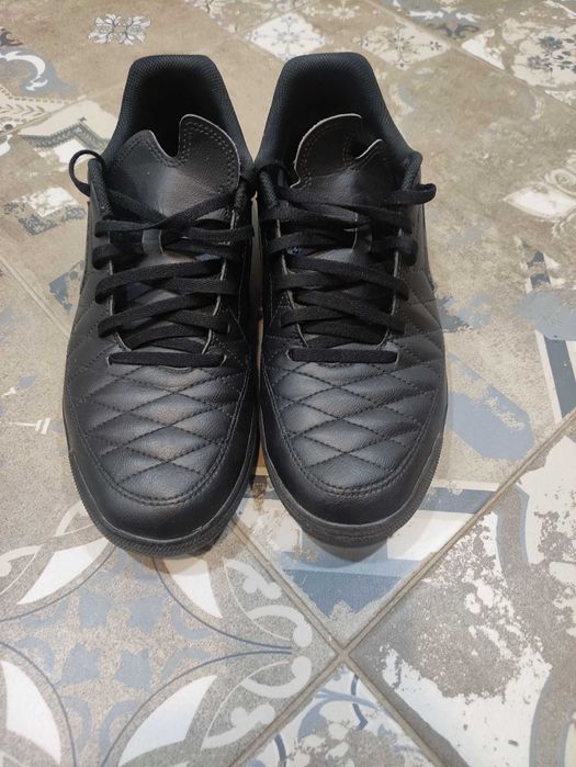 Маратонки Nike за футбол