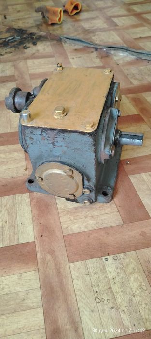 Редуктор 2в1 новый 3 миллион 40 /1,,, 100/1