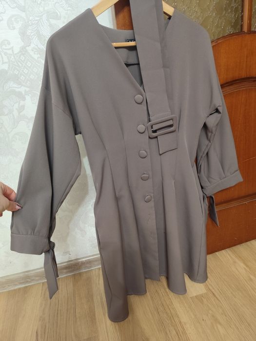 Продам платье женское