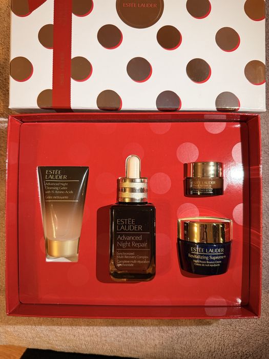 Козметични комплекти Estee Lauder и Lancome