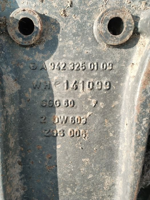 Кронштеин  моста  MERCEDES ACTORS