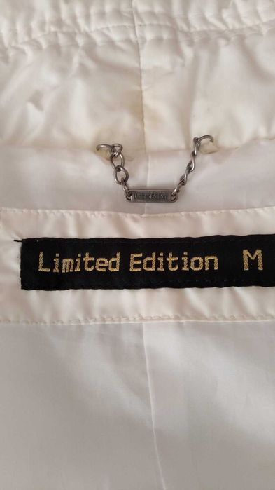 Елегантно бяло дамско яке и сако