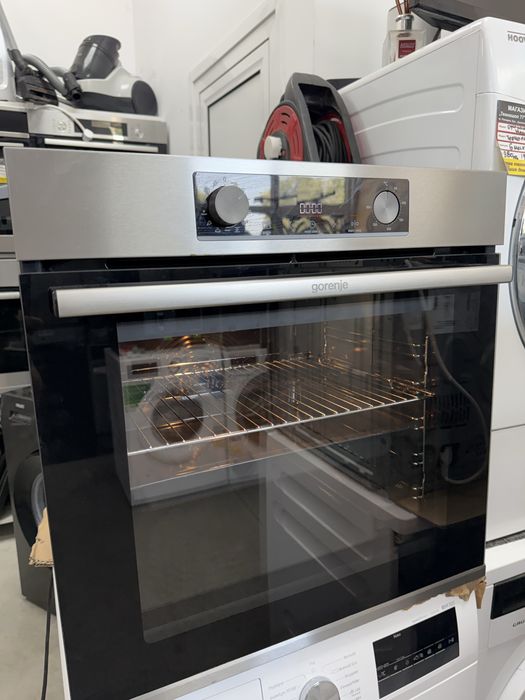 Фурна за вграждане Gorenje.