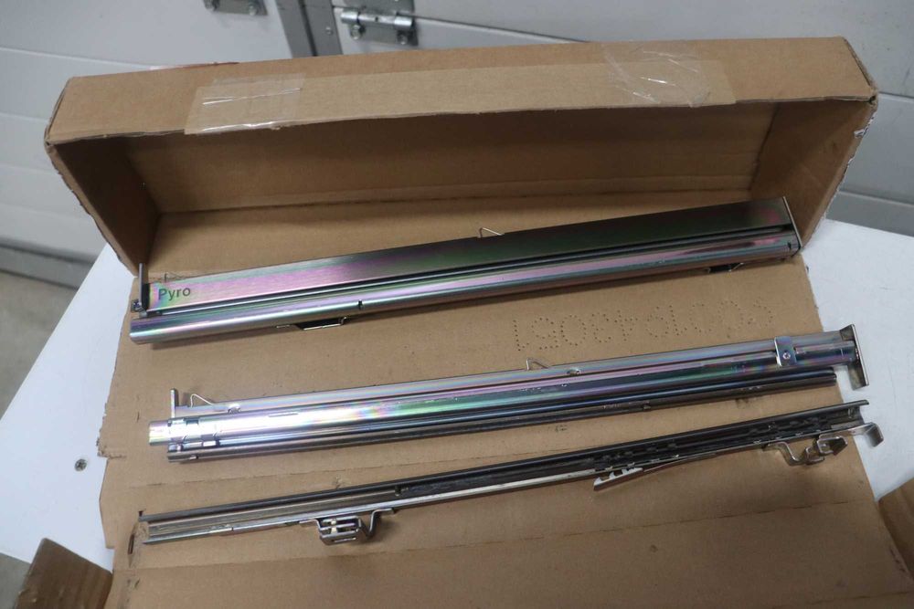 Телескопични водачи за фурна BOSCH HEZ638070