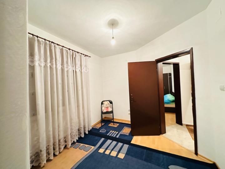 Дава се под наем Тристаен апартамент в Пловдив, Кючук Париж - 70 кв.м за 488.58 € - Снимка #4