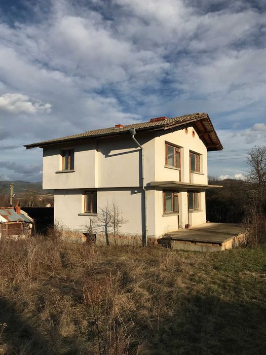 Продава се Къща в с. Върбница, Област София-област - 260 кв.м за 377 €/кв.м - Снимка #2