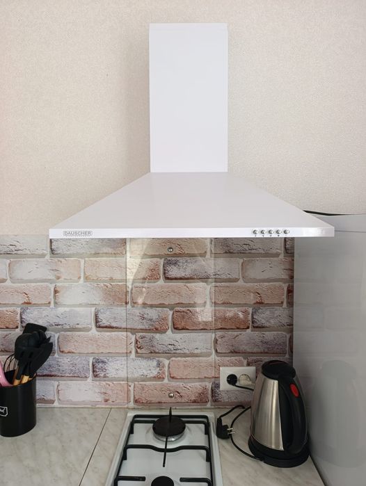 Продам вытяжку кухонную