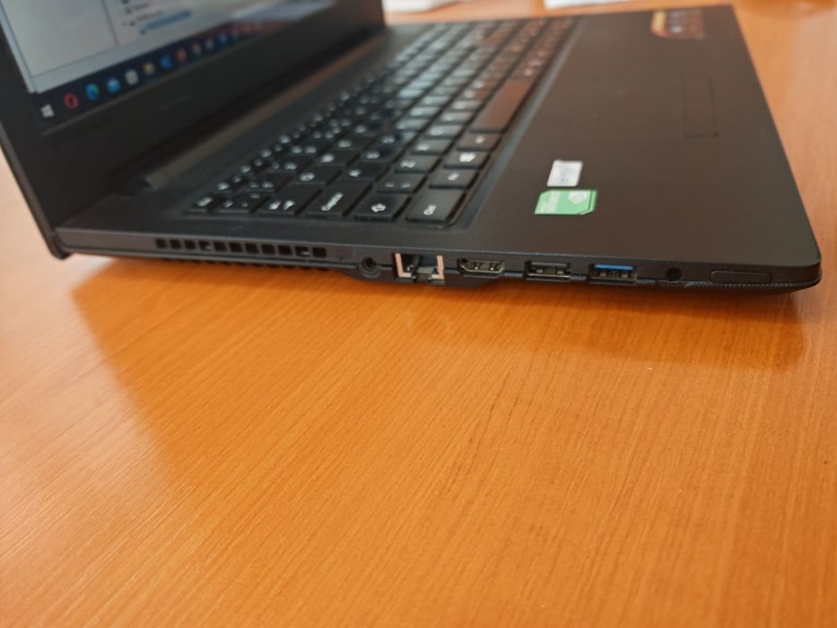 Laptop Lenovo procesor I5, SSD