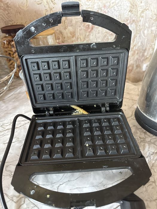 Продам вафельницу