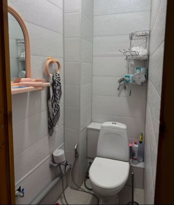 Сотилади квартира 4-этаж,3-хона,4-этажли дом,панельный дом,иккитомонла