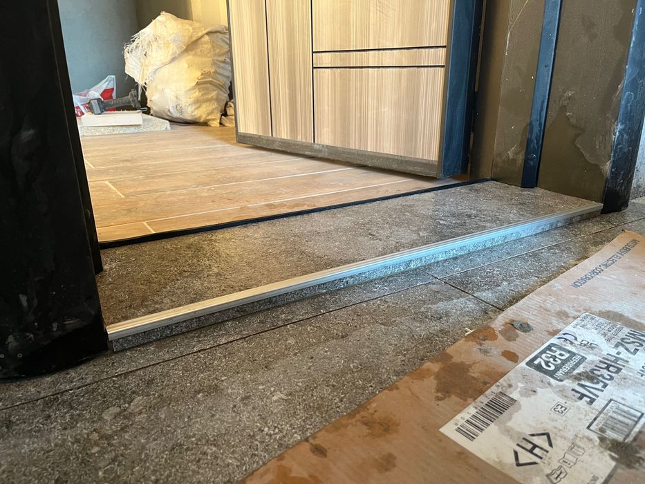 Ремонт на баня, плочкаджия